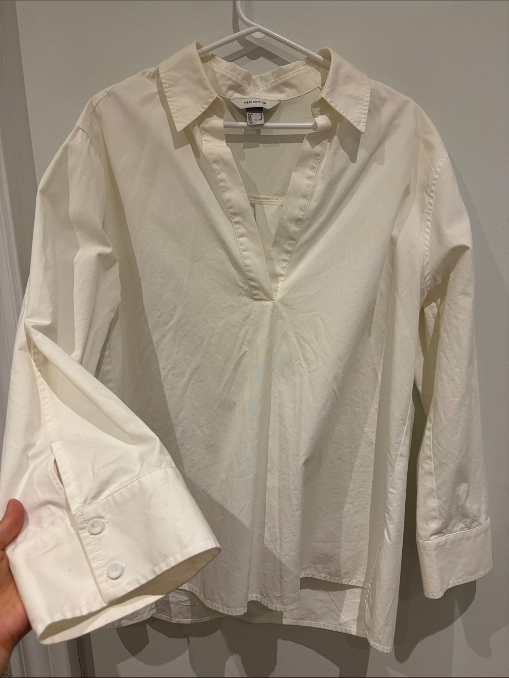 H&M Cream V-Neck Long-Sleeve Button-Cuff Blouse